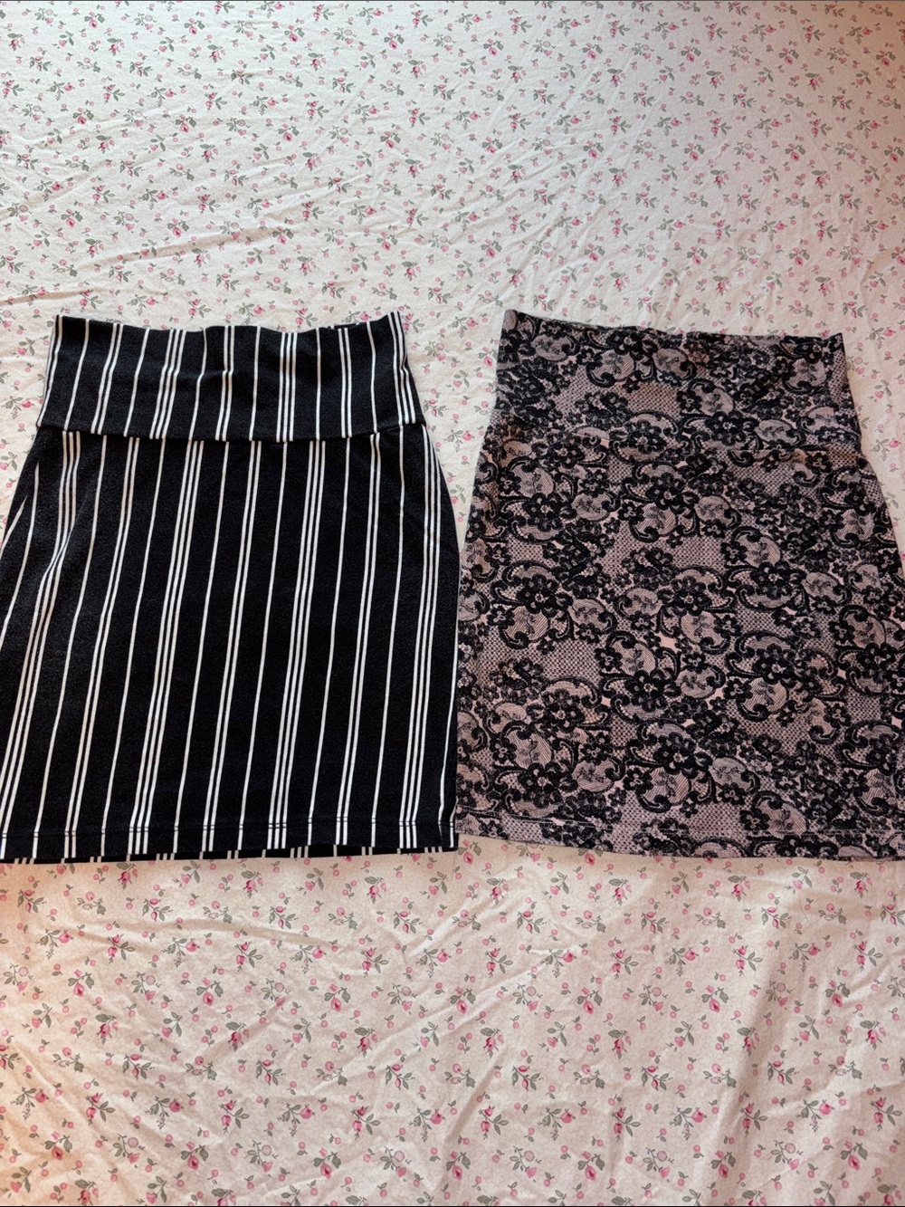 Mini skirt lot